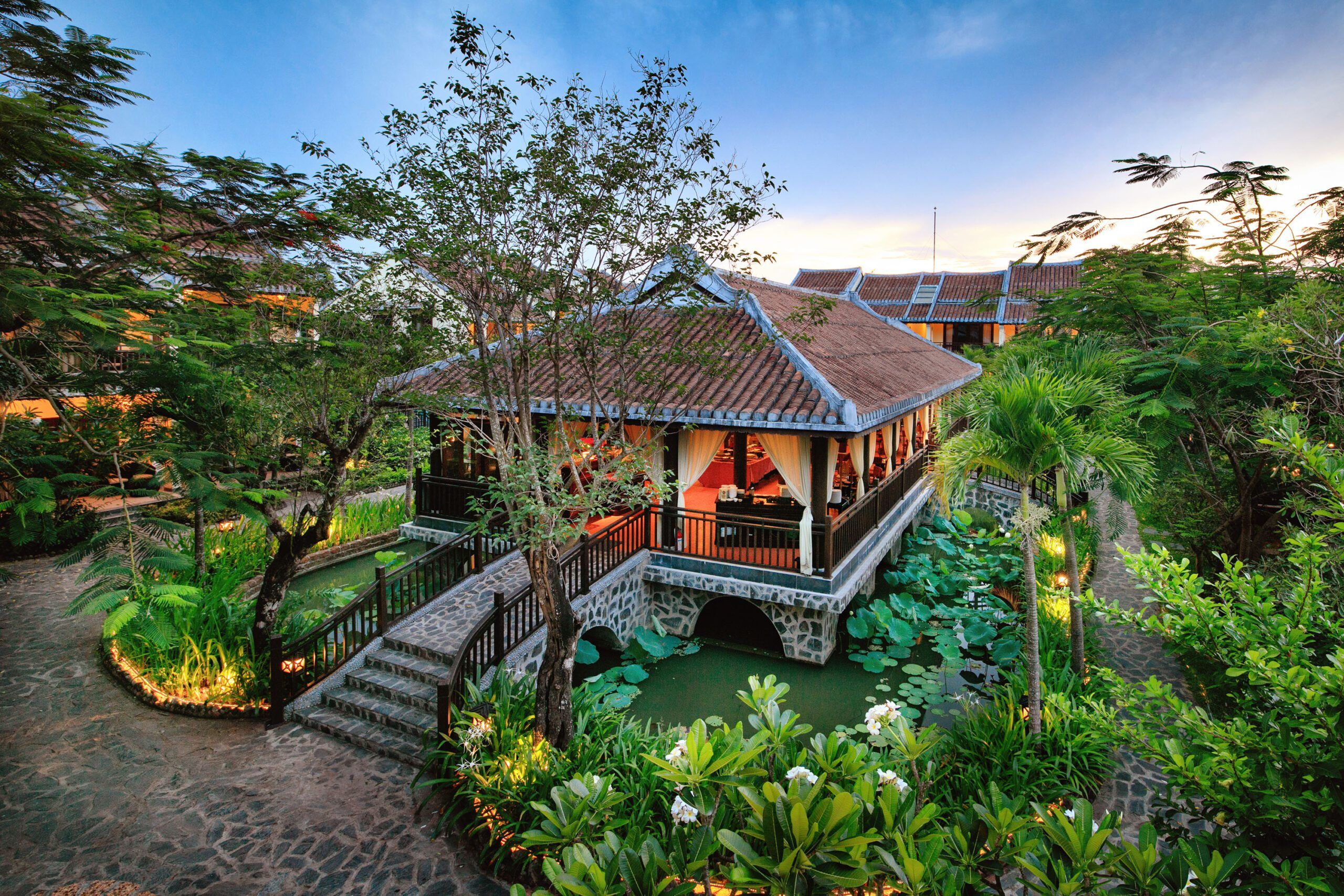 Vietnam Honeymoon - 13 Best Resorts & Travel Guide : honeymoons.com