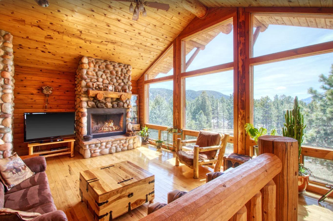 Top 17 Romantic Cabins in Colorado for Couples : Honeymoons.com, image size:1364x904